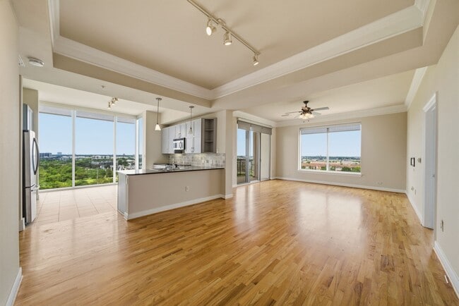 Building Photo - 3333 Allen Pkwy Unit 1309