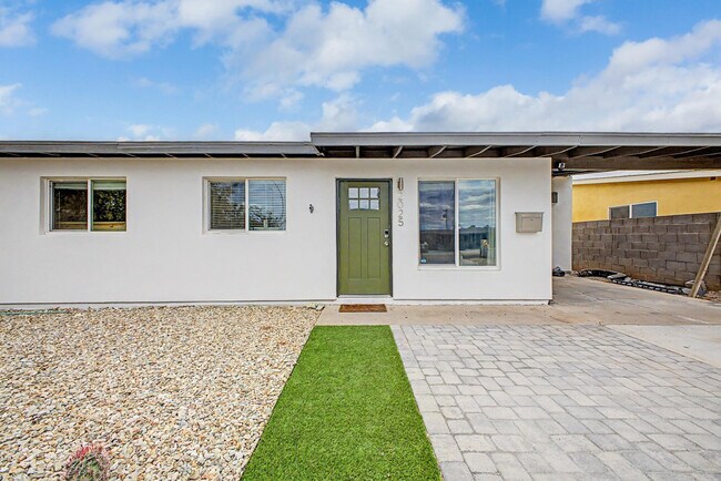 Photo - 2025 E Howe Ave