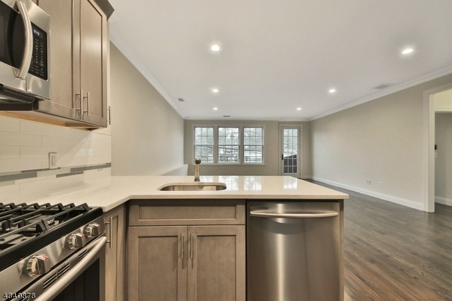 Photo - 115 Watchung Ave Unit 1