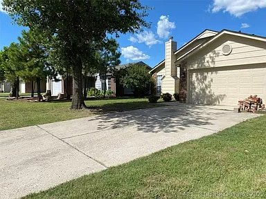 Photo - 1111 E 63rd St