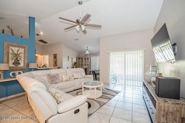 Photo - 437 Ward Rd SW