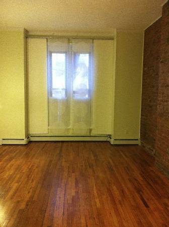 Living Room (empty) - 64 Elm St Unit Apartment 1