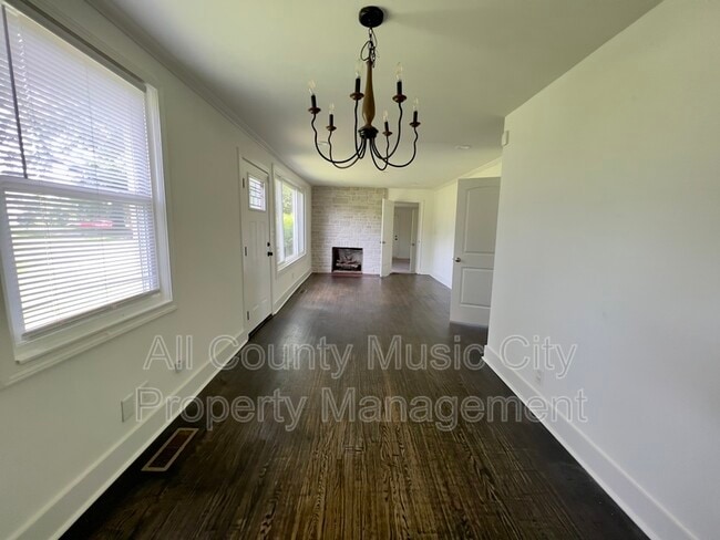 Photo - 1013 Chadwell Dr