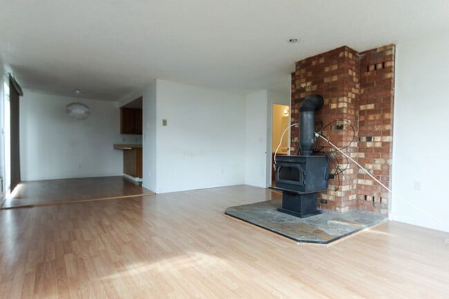 Photo - 2019 C St SE Unit B