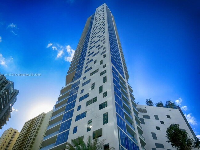 Photo - 1300 Brickell Bay Dr Unidad 1110