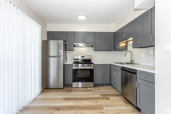 Building Photo - Commons At Waters Edge Rental