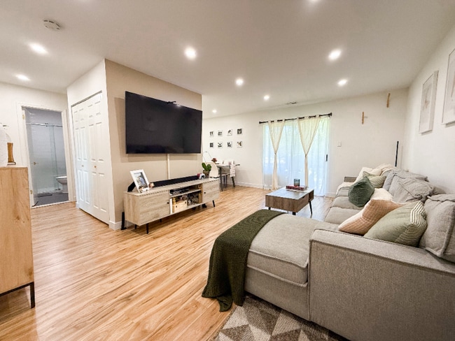 Photo - 3300 Johns Ct Unit 3302