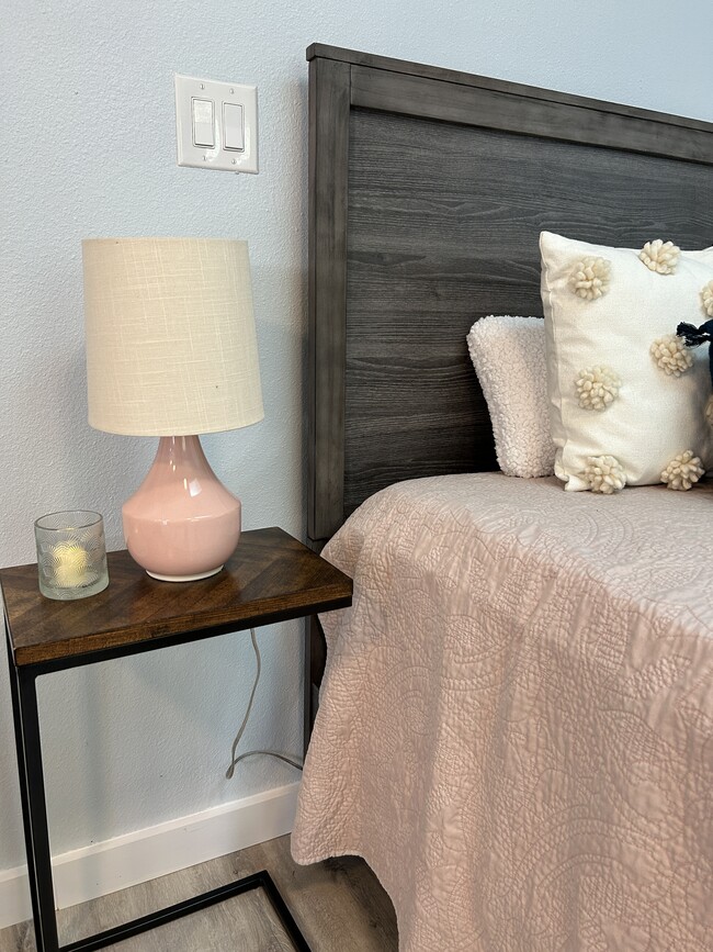 Photo - 3219 Roscoe Ave Unidad Charming Studio