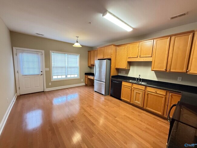 Photo - 472 Shamrock Dr