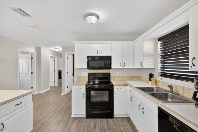 Photo - 3001 Skyline Blvd