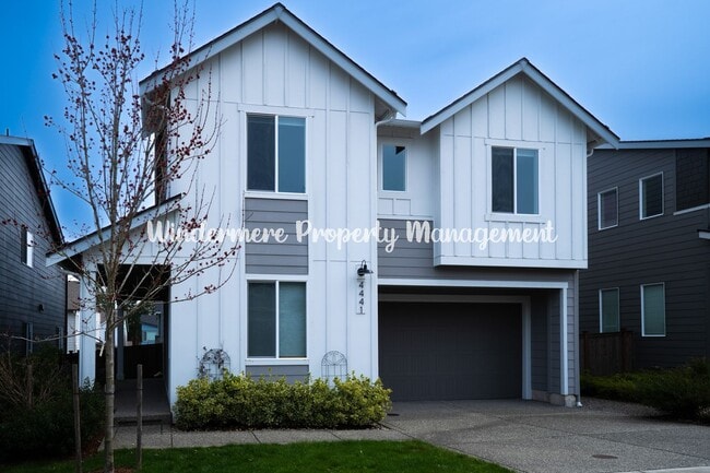 Building Photo - Stunning and spacious 5 bed in McCormick Village!