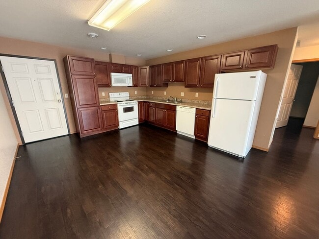 Photo - Upper 2 Bed 1 Bath Unit 505#8