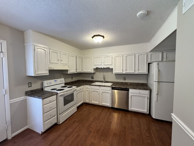 Photo - 134 Turnwood Ln