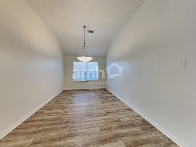 Photo - 2518 Halstead Dr