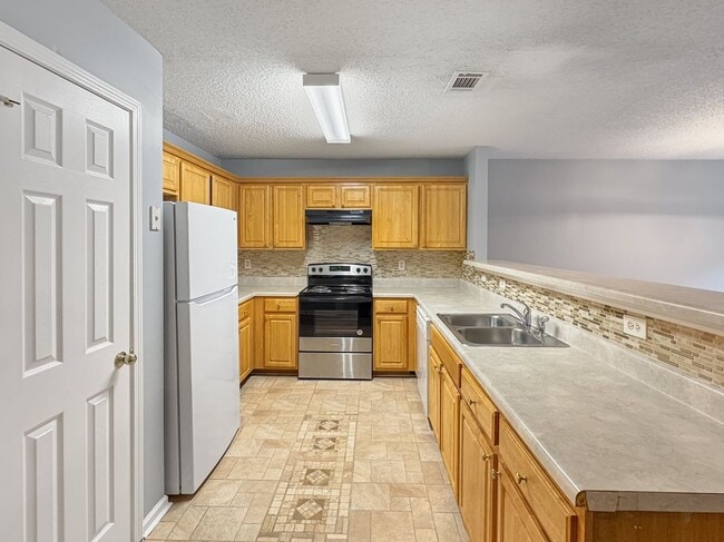 Photo - 5331 Creekview Way