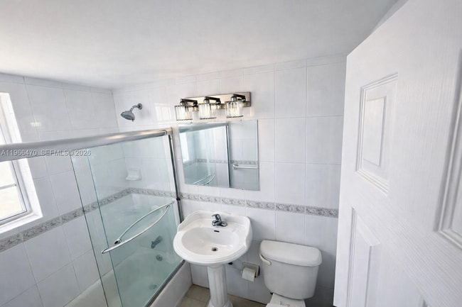 Photo - 3450 SW 7th St