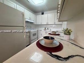 Building Photo - 13550 SW 6th Ct Unit 113A