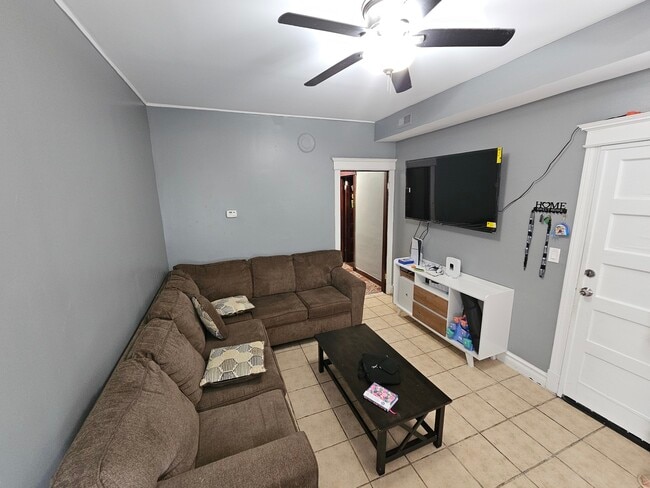 Photo - 2532 S Albany Ave Unit 1