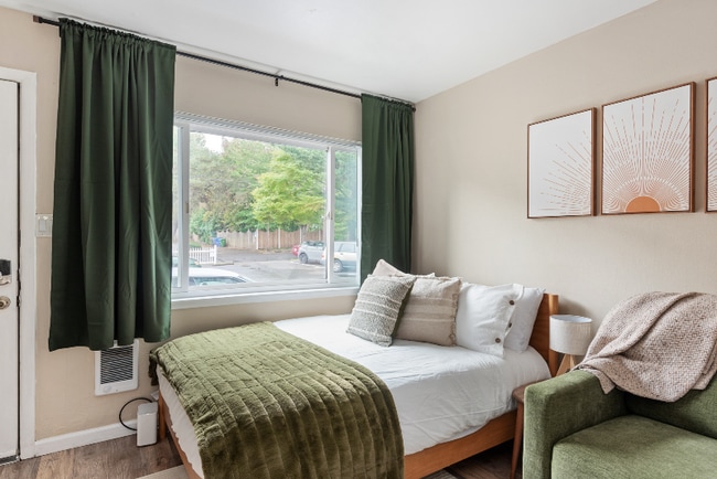 Photo - 5248 SE Stark St Unit 4