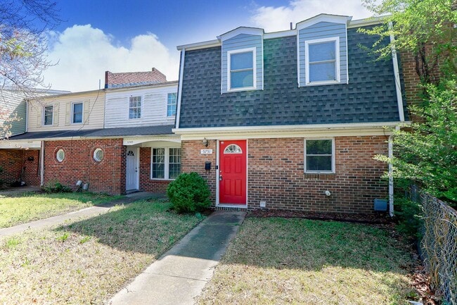 "Beautifully Updated Townhome – Ready for ... - "Beautifully Updated Townhome – Ready for ...