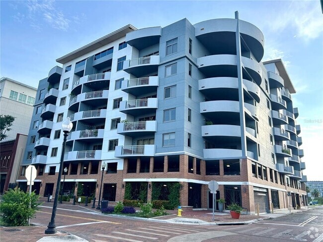 Building Photo - 1108 N Franklin St Unit 301 Rental