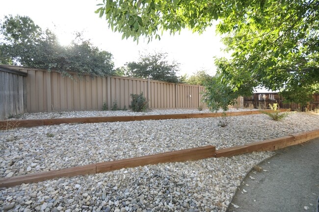 Photo - 5108 Sydney Ave