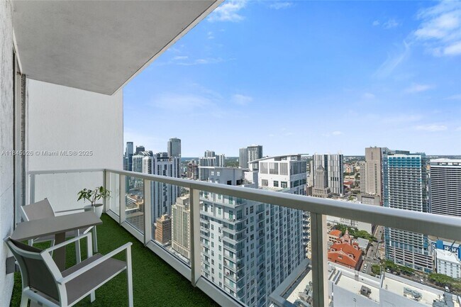 Building Photo - 253 NE 2nd St Unit 4304 Rental