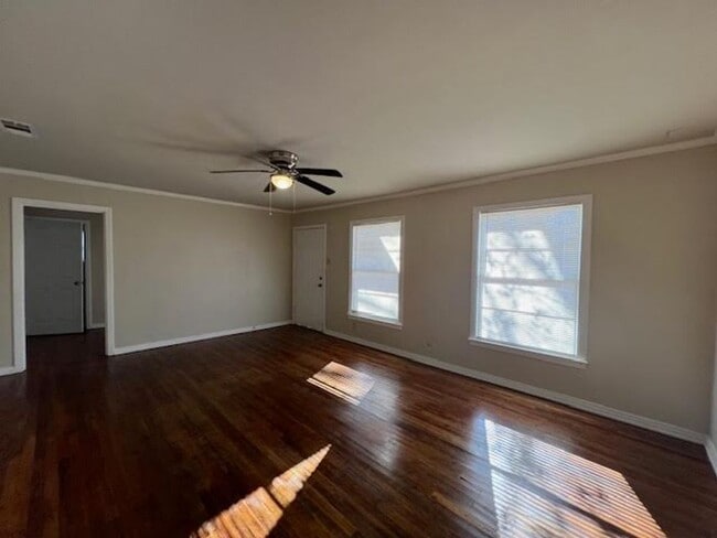 Photo - 1105 Fisher St