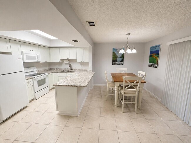 Photo - 9262 Green Meadows Way