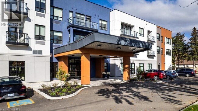 Photo - 152 N Park St Unité 201