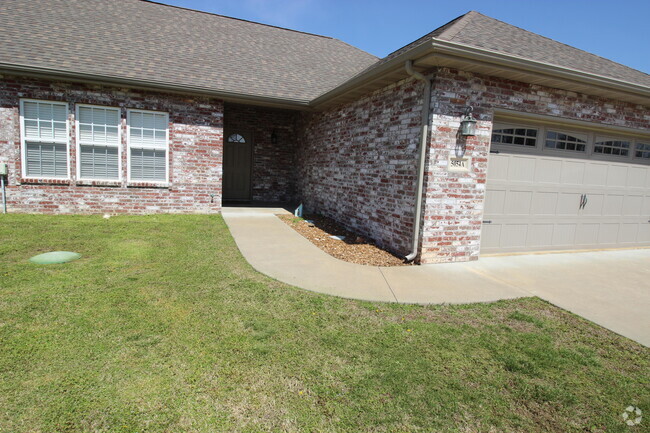 Building Photo - 5054 Raintree Cir Unit A Rental