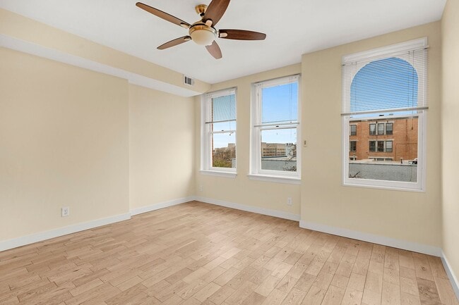 Photo - 212 E Chase St Unit 2