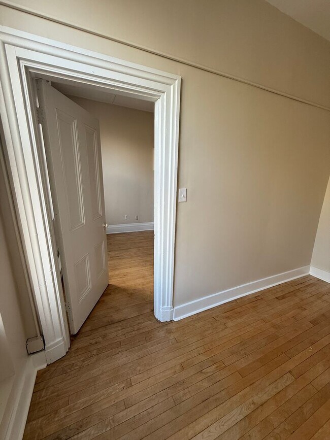 Photo - 32 W High St Unit 200