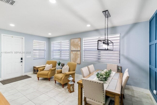 Photo - 2417 NE 2nd Dr