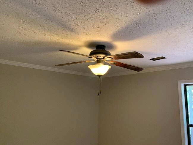 Photo - 1050 Mathews Ct SE