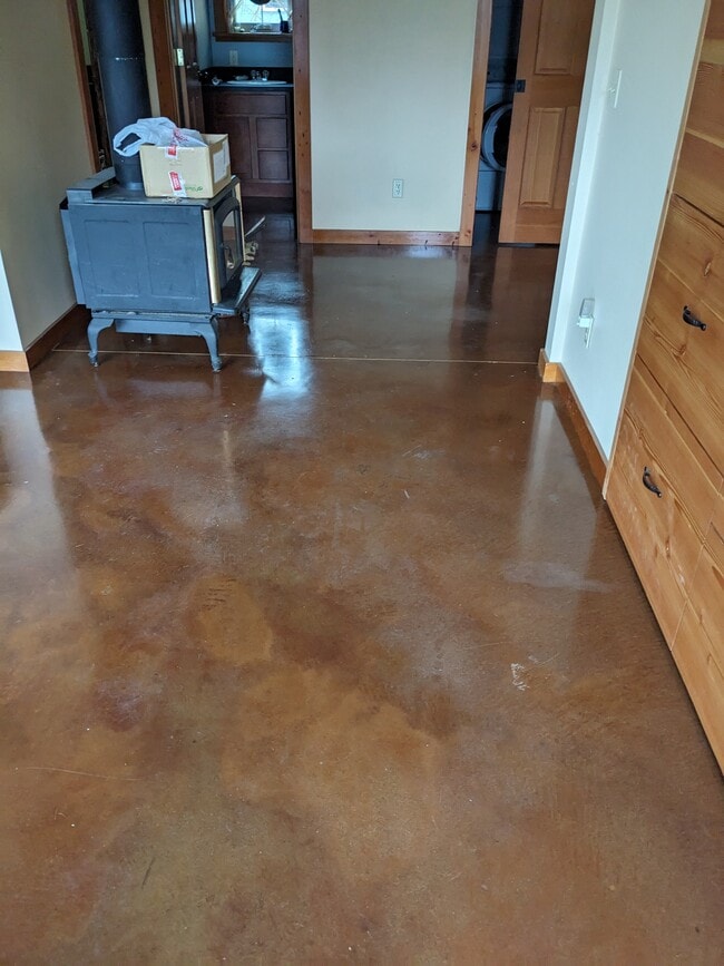 pisos de hormigón pulido - 819 Donovan Ave