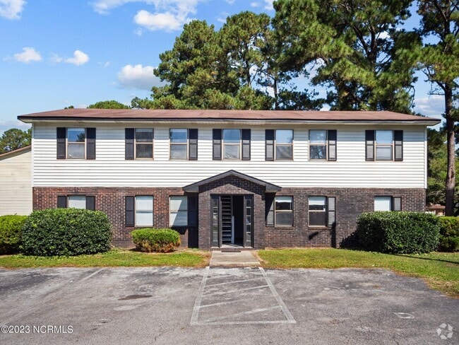 Building Photo - 102 Ravenwood Dr Unit B Rental