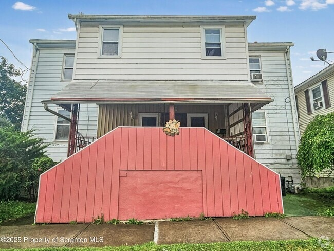 Building Photo - 14 Kulp Ave Rental