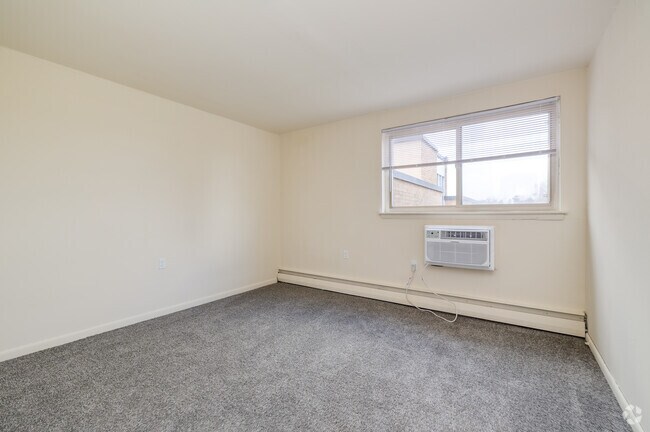 2BR, 1BA - 888SF - Second Bedroom