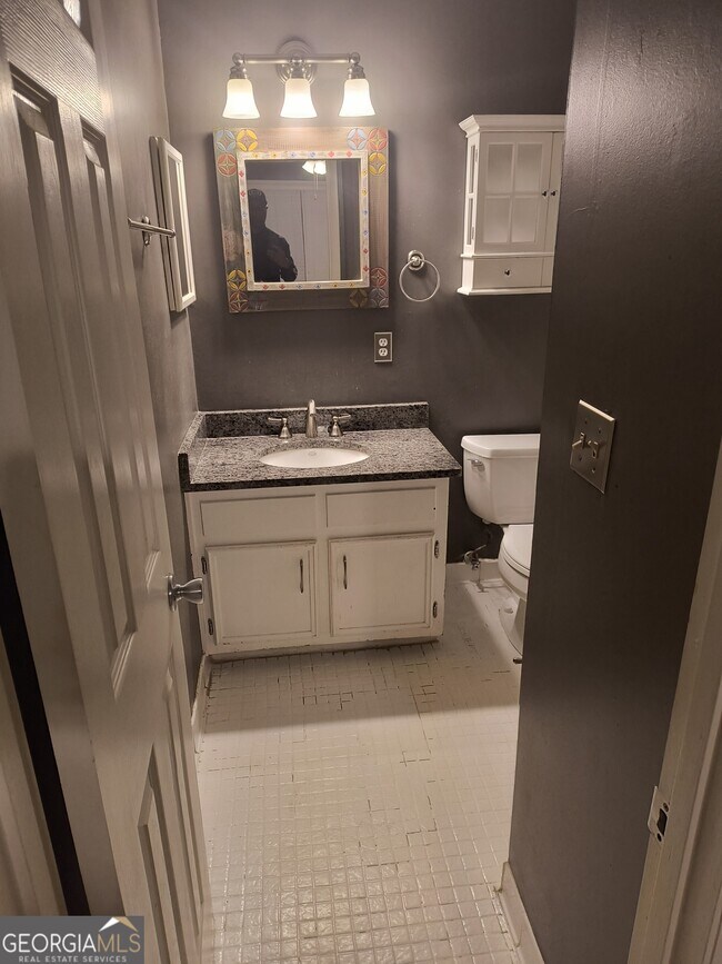 Photo - 105 Governors Dr