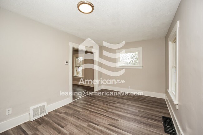 Photo - 1919 Widmer Ct NE