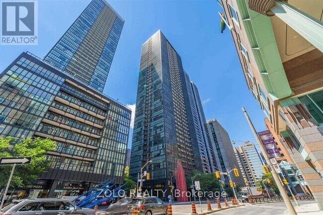 Photo - 110 Charles St E Unit 1407