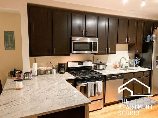 Photo - 2227 W Wilson Ave Unit 1