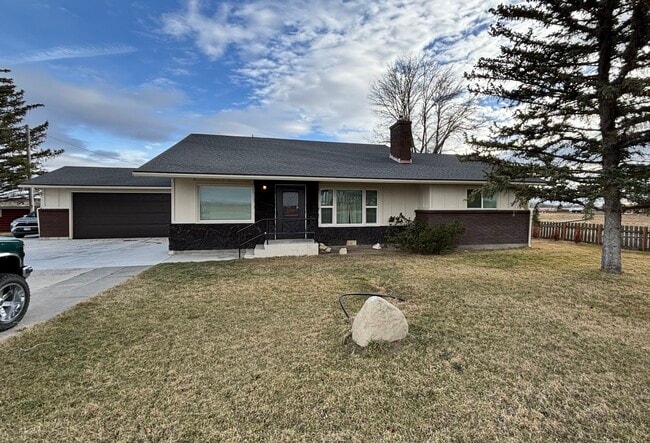 Photo - 3133 E Highway 33