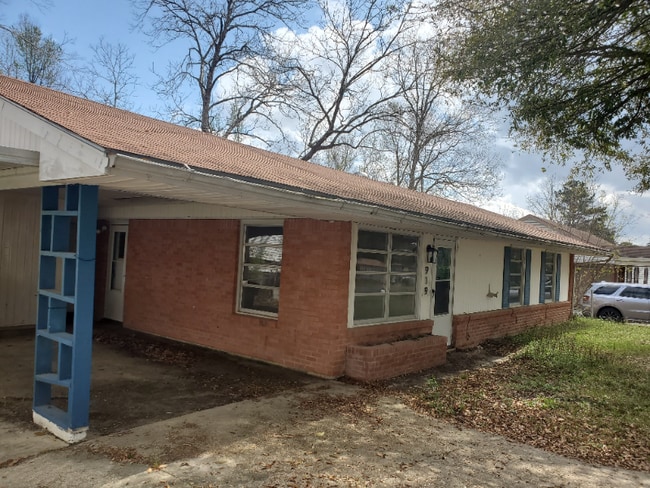 Photo - 919 Kings Rd