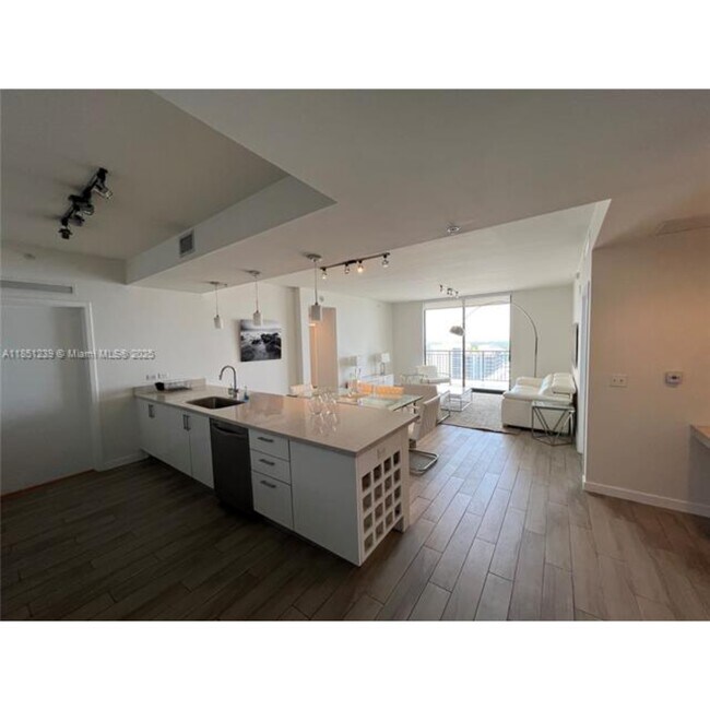 Photo - 999 SW 1st Ave