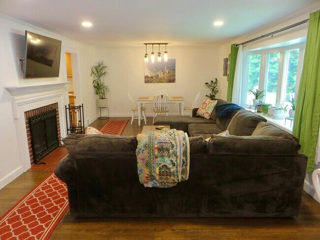 Photo - 10 Samoset Ln