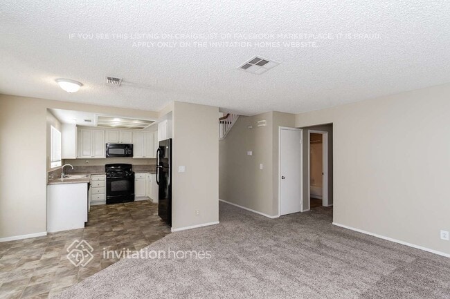 Photo - 330 Templeton Dr