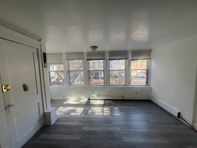 Photo - 381 Shelton Ave Apartamento Unidad 2