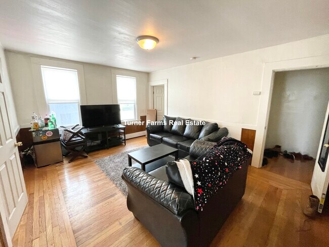 Photo - 53 W 7th St Unidad 2